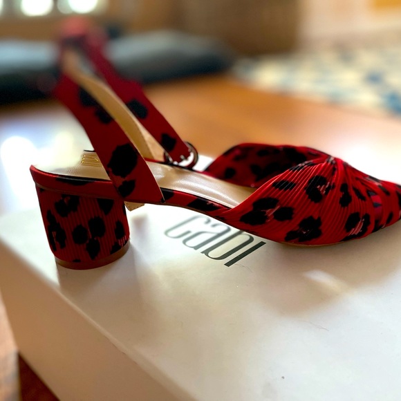 Gorgeous brand new in the box Cabi shoes. - Picture 1 of 3